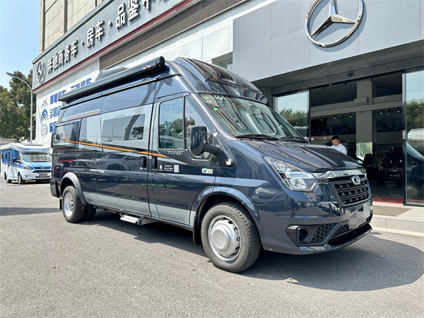 ob体育瑞弗启界R700B型房车新旗舰(图2)