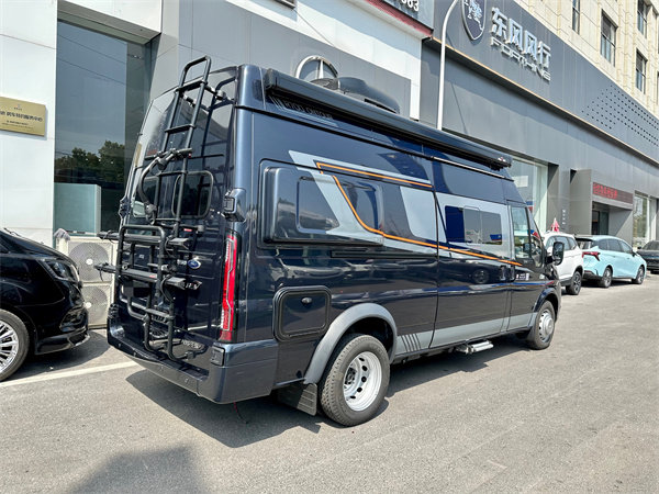 ob体育瑞弗启界R700B型房车新旗舰(图3)