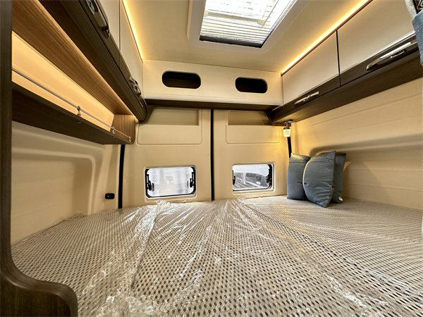 ob体育瑞弗启界R700B型房车新旗舰(图7)