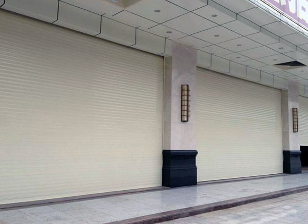 ob体育电动车库门停电怎么开 电动门停电怎么用手动(图2)