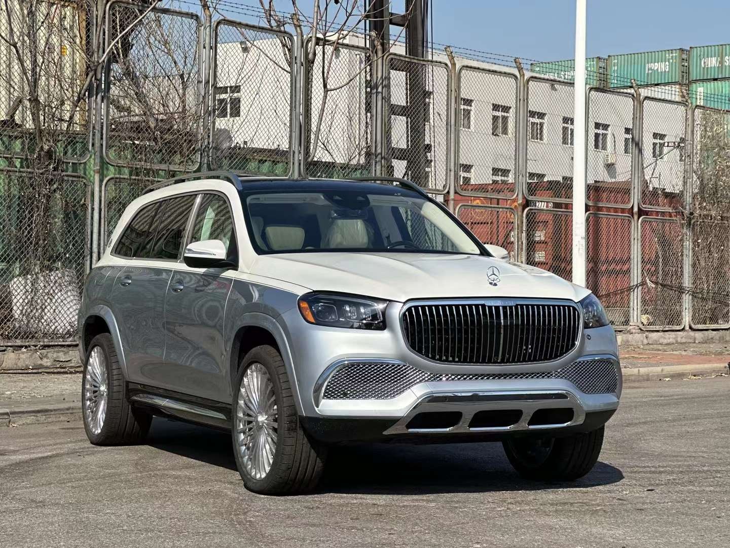 ob体育app下载纯进口2023款迈奔驰GLS600国六现车(图1)