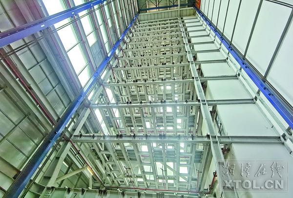 ob体育·(中国)官方网站湘潭建北立体停车楼投入试运营 半个月内免费停车(图1)