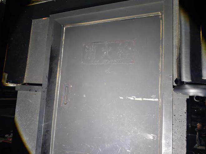 ob体育app下载疏散灯具不亮、安全出口上锁记者持续暗访公共场所消防安全隐患(图15)