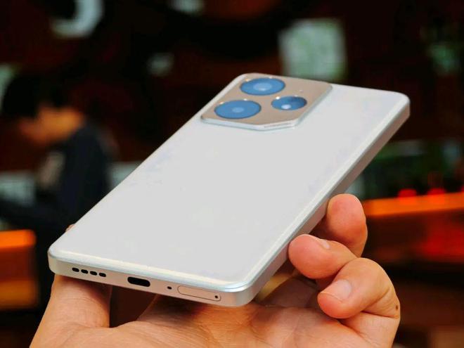 ob体育7100mAh+电池中端直屏手机+2(图3)