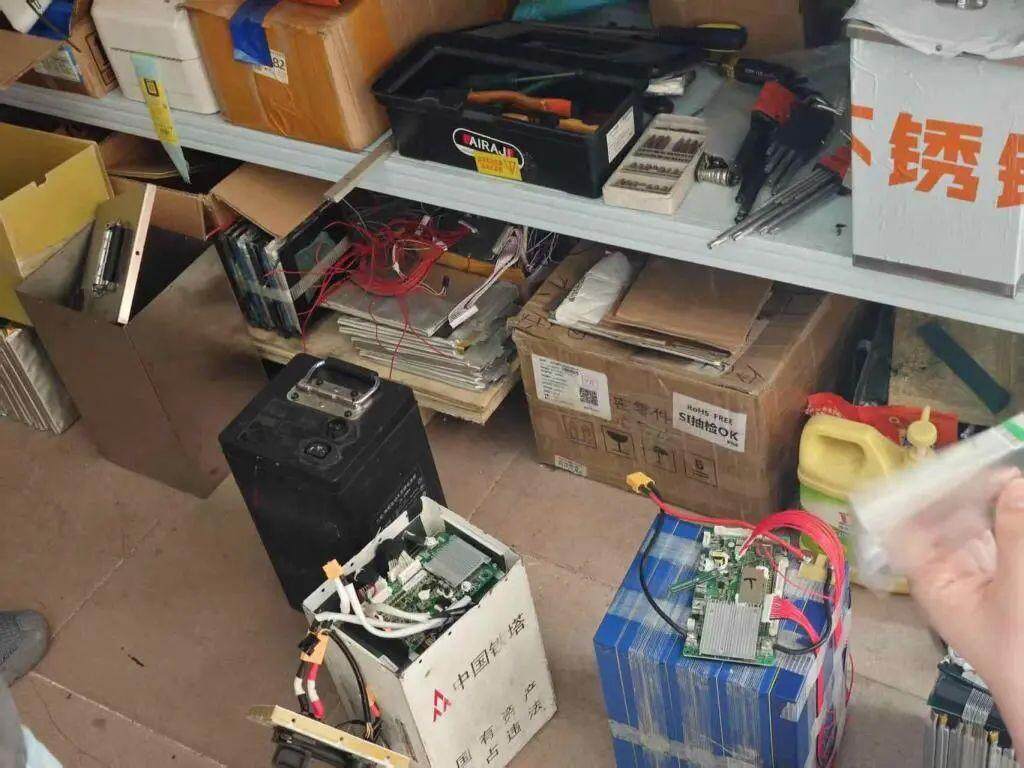 ob体育·(中国)官方网站“暴力拆解”“超标改装”“无证经营”……废旧动力电池流(图5)