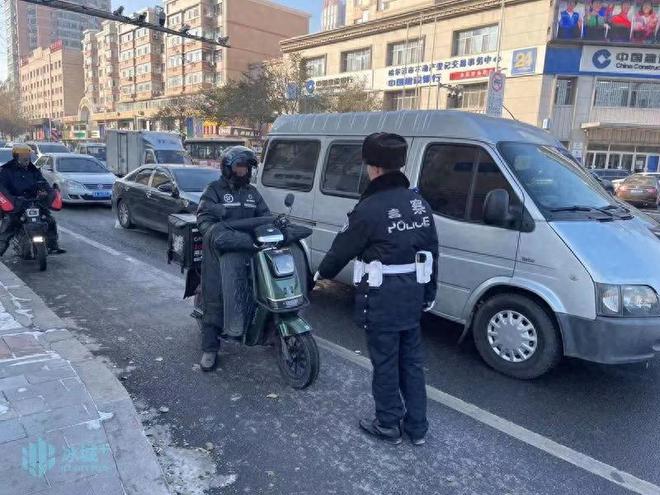 ob体育app下载电动车有新政策！两轮、三轮、四轮都在内上路“4大违法”严查(图1)