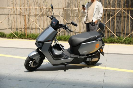 ob体育app下载2025年别急着更换电动车不妨再多等几个月价格便宜还更实用(图2)