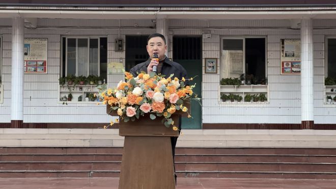 ob体育app下载蛇舞春雷启新程 育人为本奏华章” ——南部东方学校2025年春(图1)